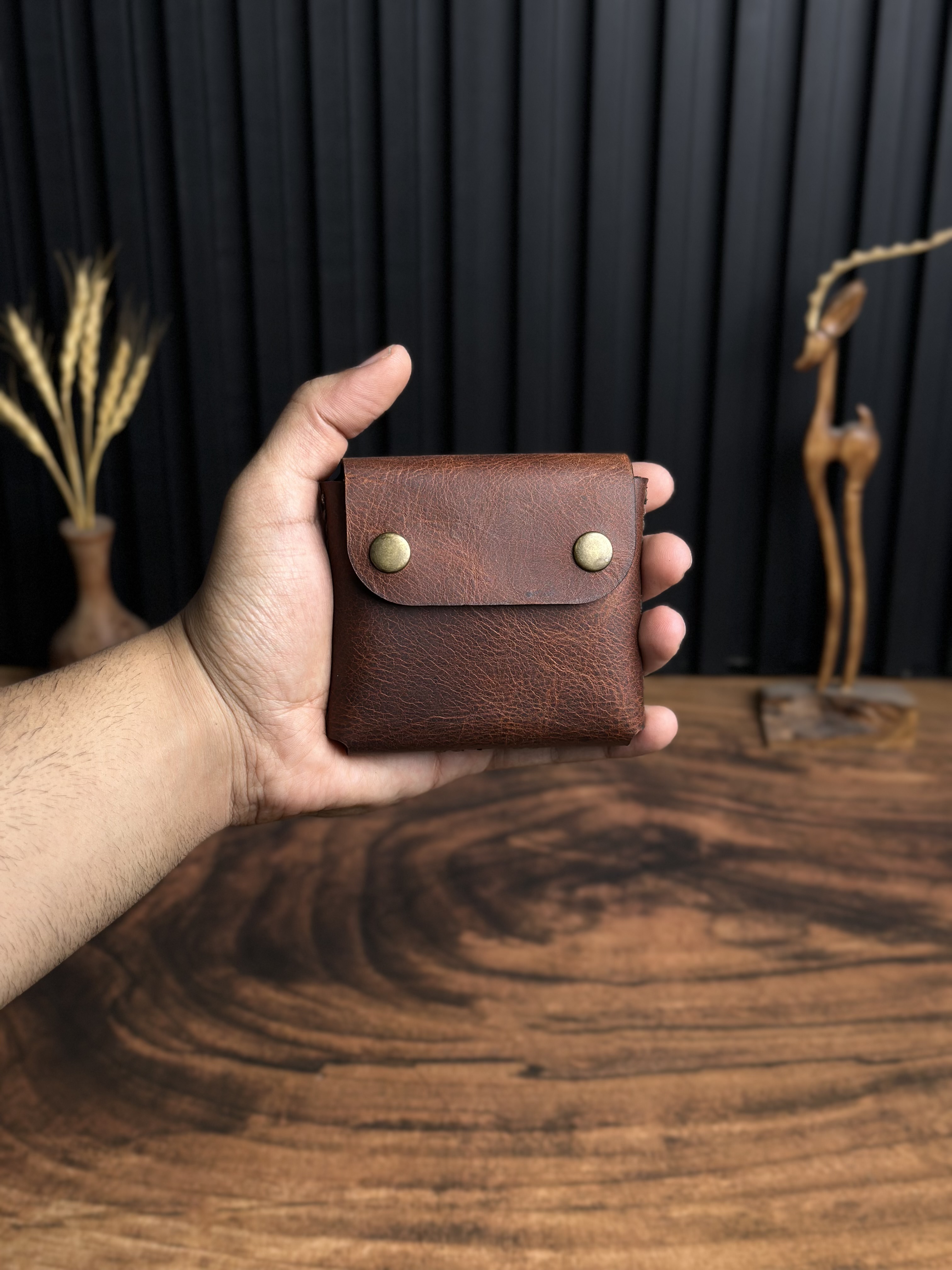 محفظة جلد طبيعي c3