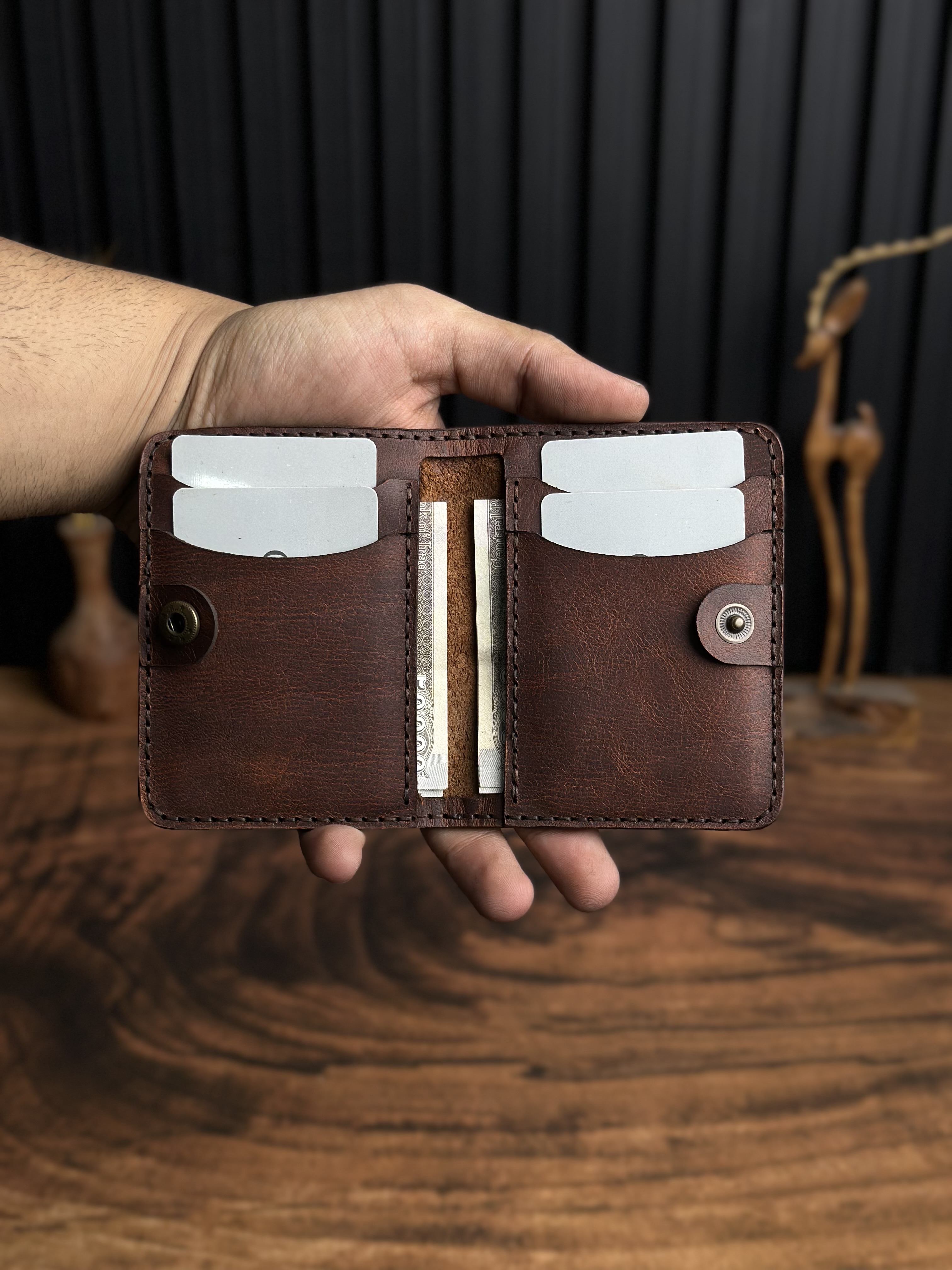 محفظة جلد طبيعي c12