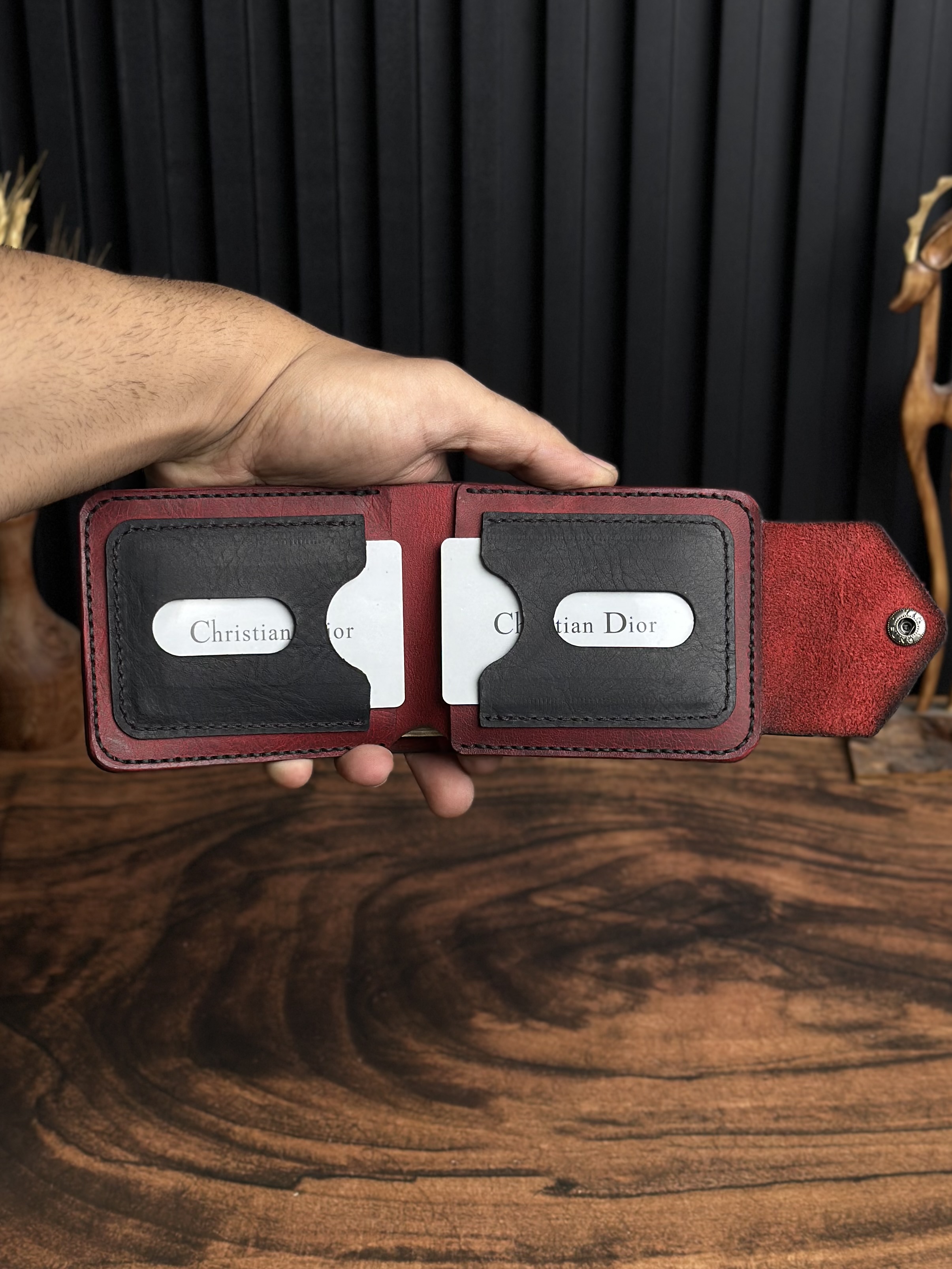 محفظة جلد طبيعي c7